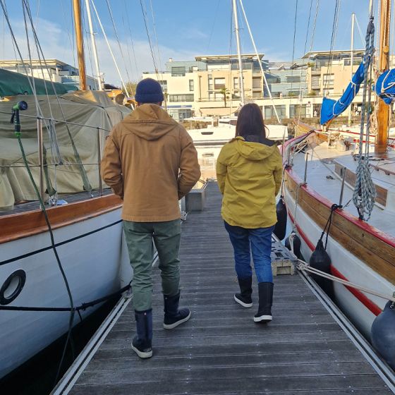 Bottes de navigation hautes bleu marine à lacet en cuir