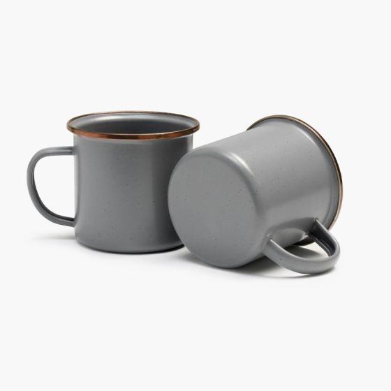 2 mugs gris moucheté bordure bronze en acier émaillé