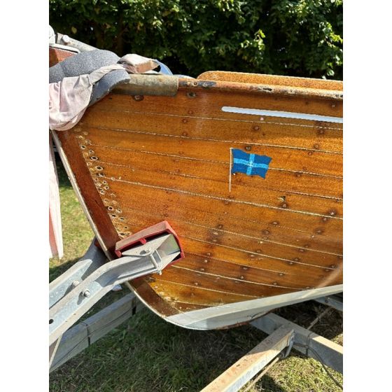 For sale, Marconi Sloop type sailboat in mahogany